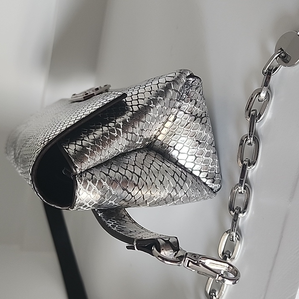 Michael Kors Belt Bag Fanny Pack Snake Skin Metallic Reptile with Chain Charm - Picture 3 of 12